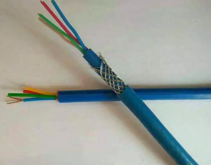 環(huán)市珠江電線電纜廠家對(duì)硅膠電線有什么特點(diǎn)來(lái)和大家分享一下.jpg